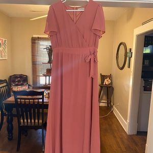 Size large maxi dress. Never worn.